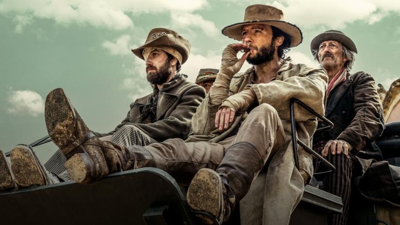 Altın Peşinde Arkaplan