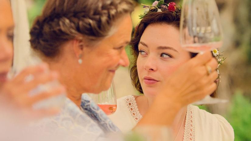 Bir Yaz Gecesi Arkaplan