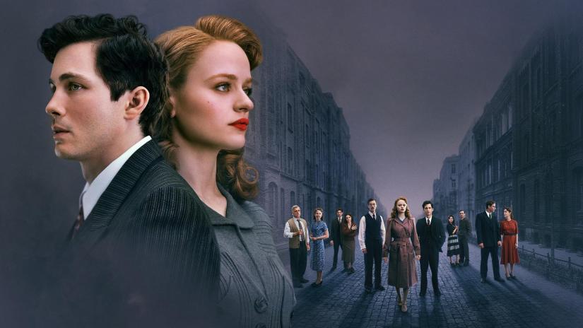 We Were the Lucky Ones Arkaplan