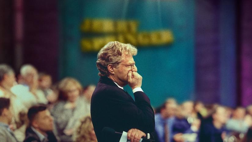 Jerry Springer: Kavga Dövüş, Kamera, Motor Arkaplan