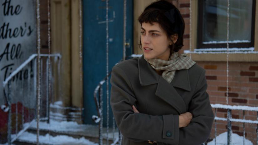 Miss Fallaci Arkaplan