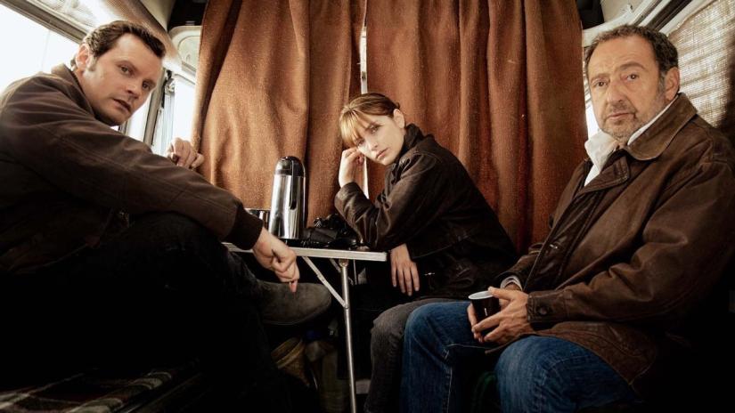 The Lost Station Girls Arkaplan