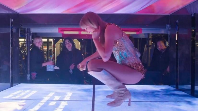 The End of an Era Arkaplan