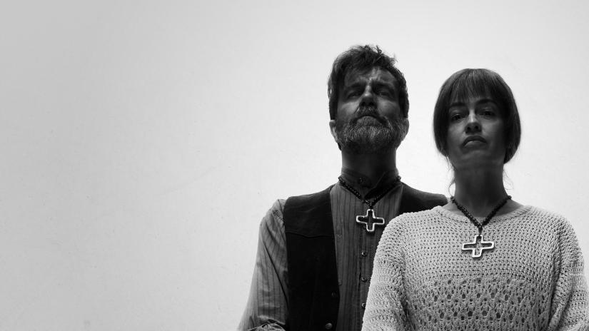 Niebo. Rok w piekle Arkaplan