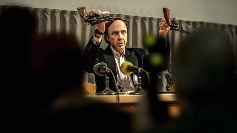 The Unlikely Murderer Arkaplan