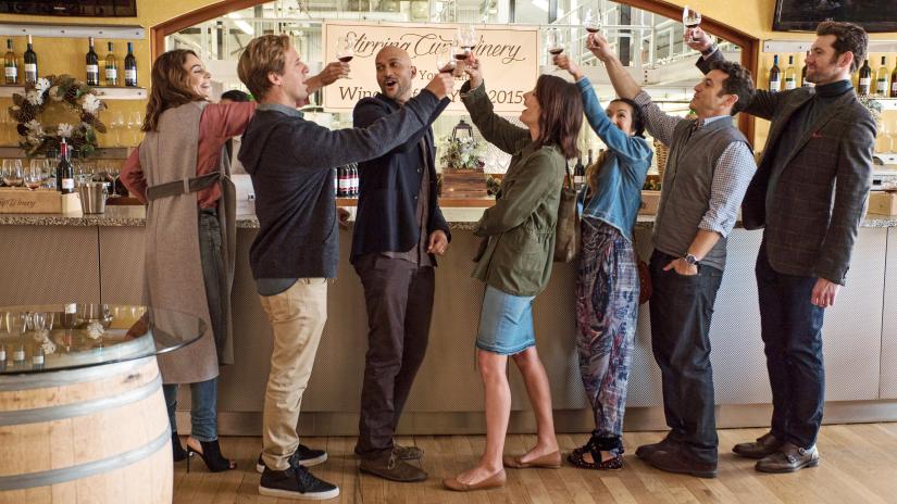 Friends from College Arkaplan